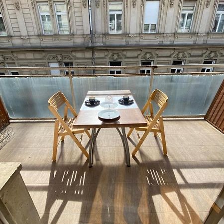 Parisi Flat Apartment Budapest Bagian luar foto