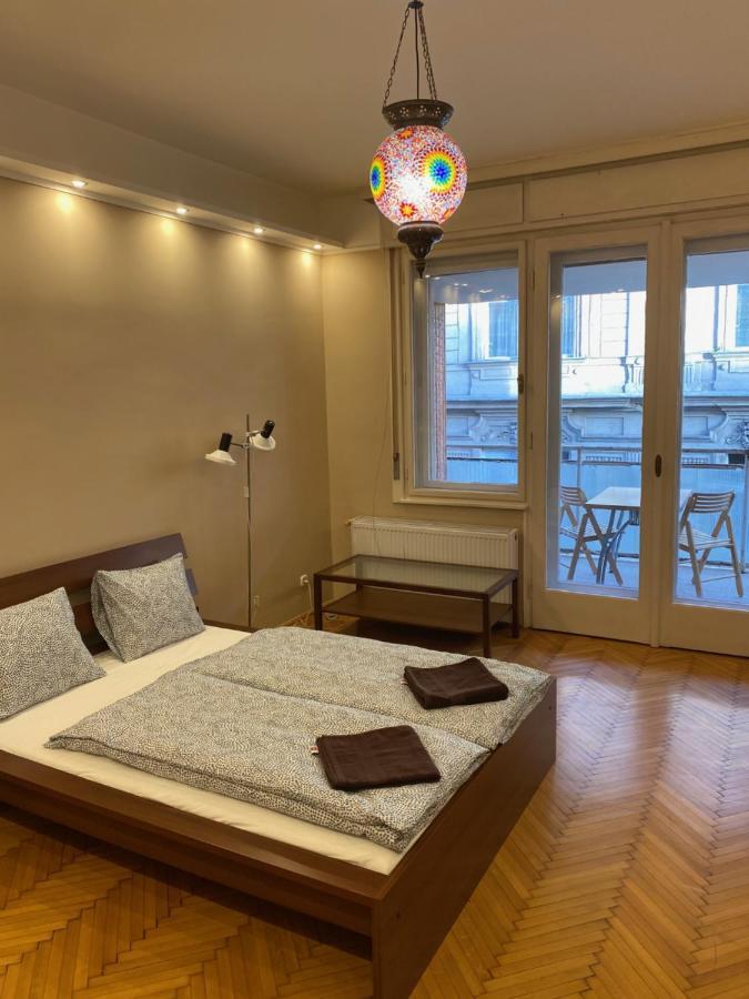 Parisi Flat Apartment Budapest Bagian luar foto
